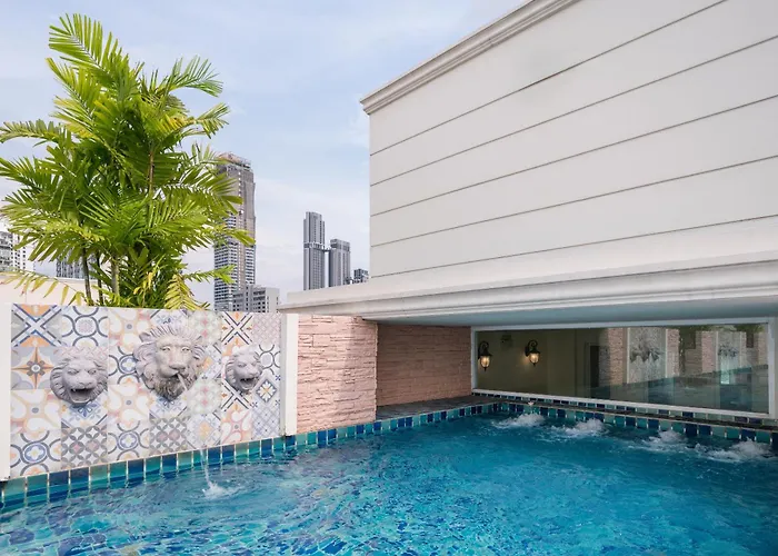 Отель Aspira Hana Executive Thonglor 4*