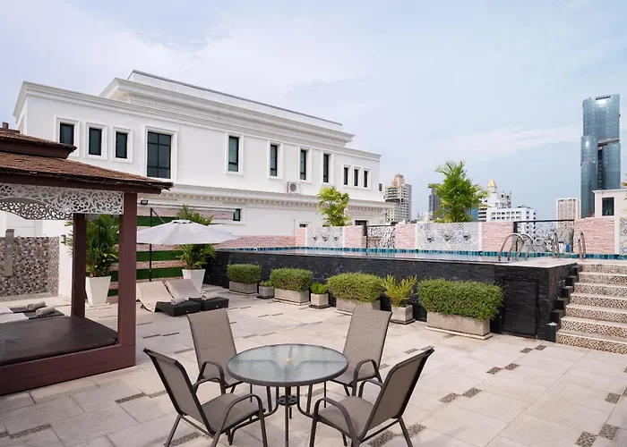 Отель Aspira Hana Executive Thonglor 4*