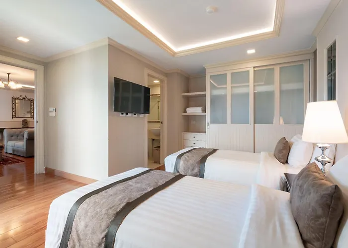 Отель Aspira Hana Executive Thonglor