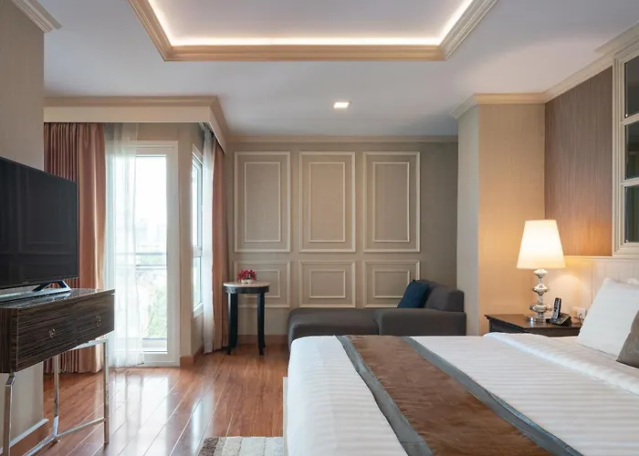 Отель Aspira Hana Executive Thonglor 4*