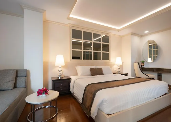 Aspira Hana Executive Thonglor 4* Бангкок