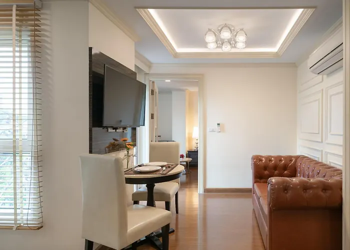 Отель Aspira Hana Executive Thonglor 4*