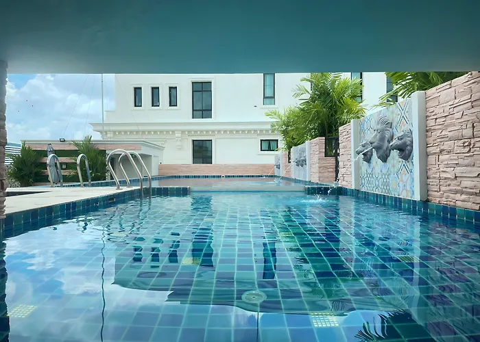 Отель Aspira Hana Executive Thonglor 4*