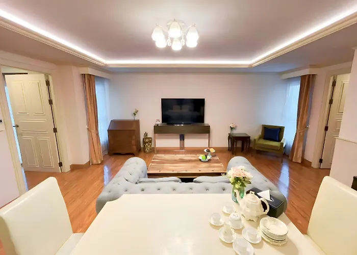 Отель Aspira Hana Executive Thonglor